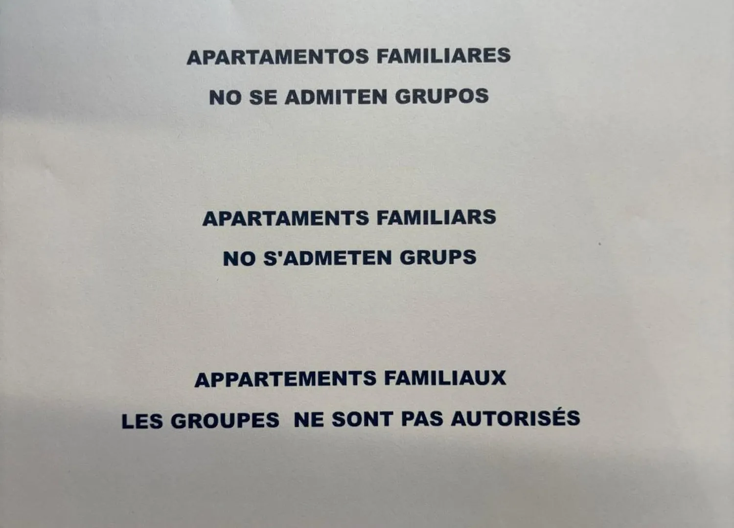 아파트 Apartamentos Colon 살루 스페인