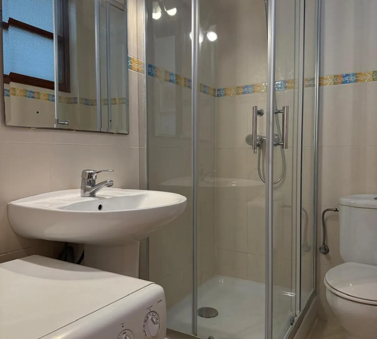 Apartamentos Colon 살루 0*,